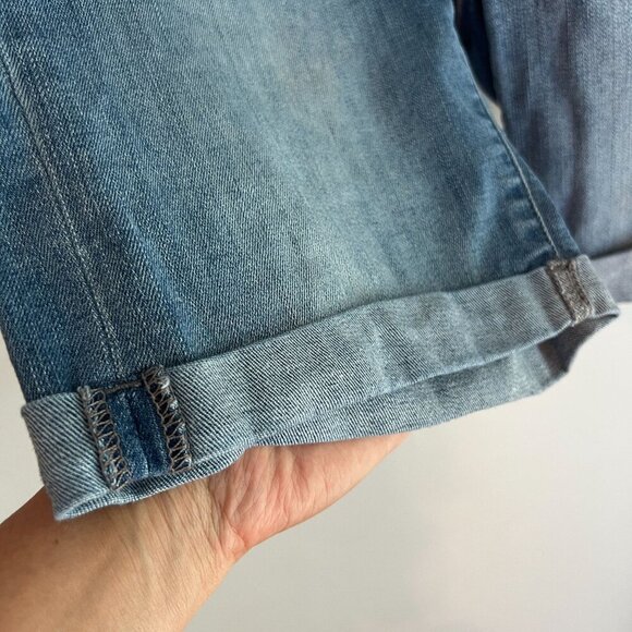 Judy Blue Mid Rise Bermuda Denim Jean Shorts Size MEDIUM Light Wash - Picture 5 of 11